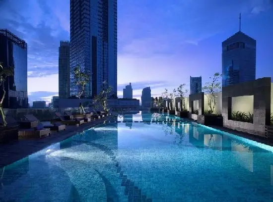Hotel dengan Infinity Pool: Pengalaman Menginap Mewah