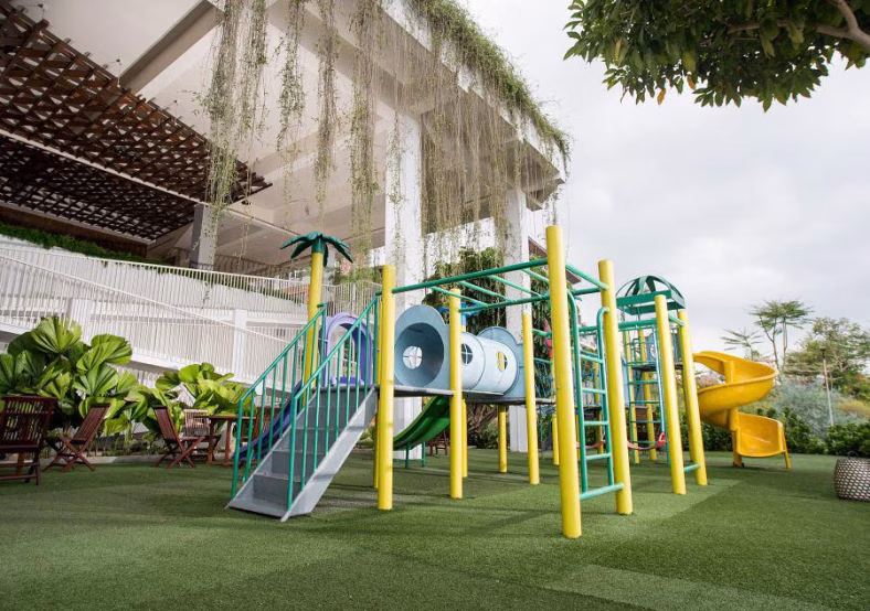 Hotel dengan Playground Outdoor