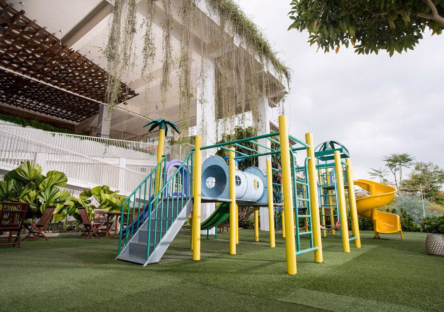 Hotel dengan Playground Outdoor